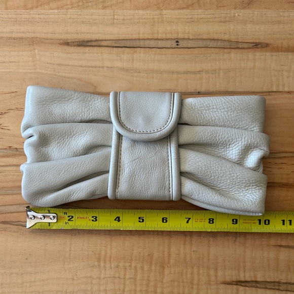 Banana Republic cream Leather Clutch - Picture 3 of 9